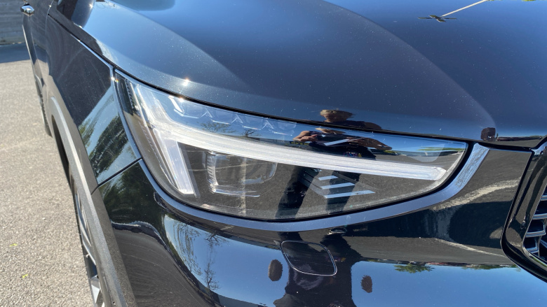 Volvo XC40 2.0 B4P Ultra Dark 5dr Auto Petrol Estate